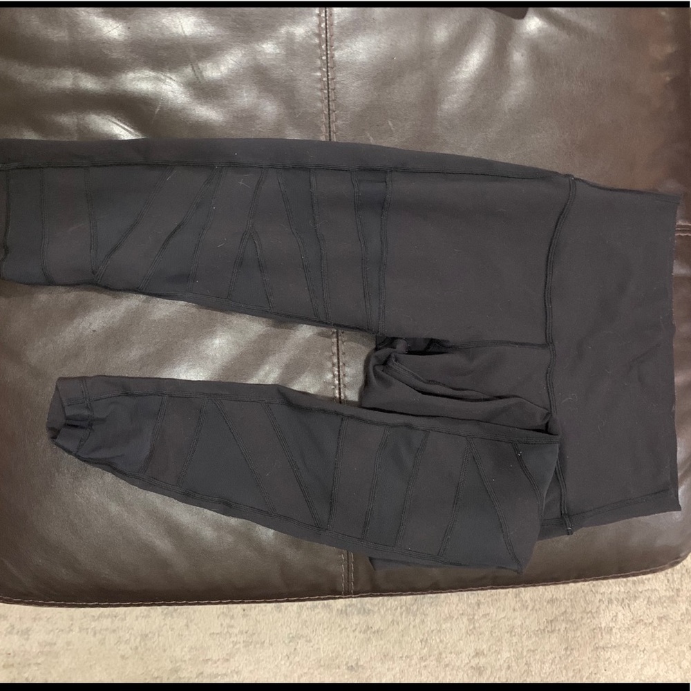 Black lululemon leggings